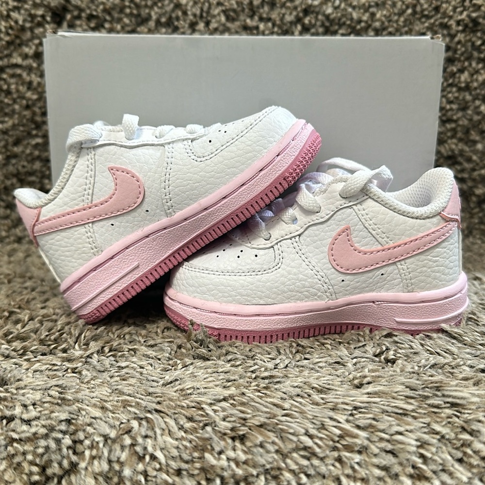 NEW Pink Nike Force 1 4c